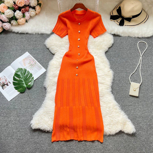 Vestido longo em tricô, gola O, botões, estilo suéter