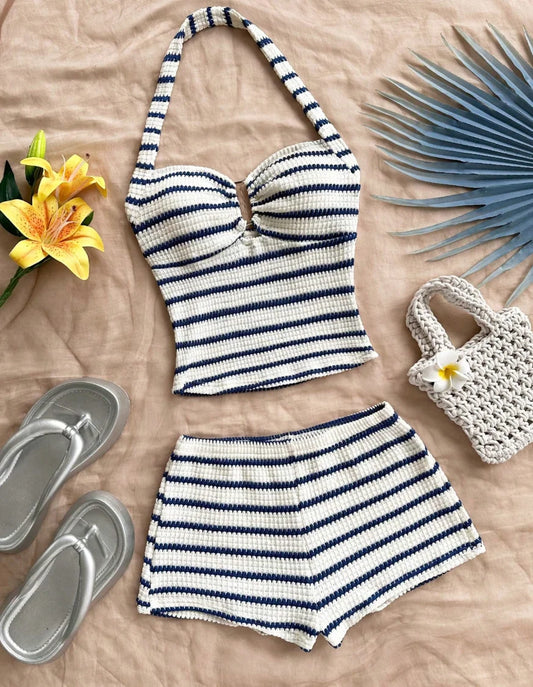 Conjunto top halter texturizado + shorts, listras náuticas