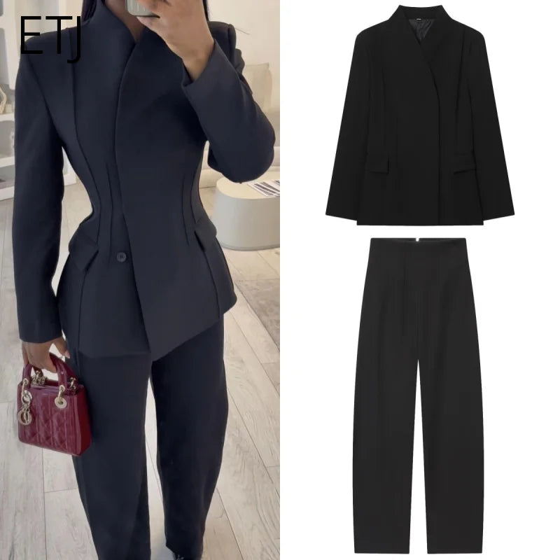 Conjunto terno jaqueta gola alta + calça, corte tridimensional
