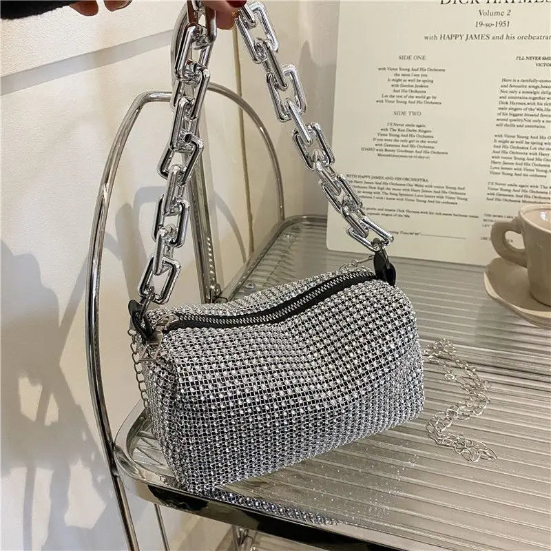 Mini bolsa bucket com strass, corrente glitter