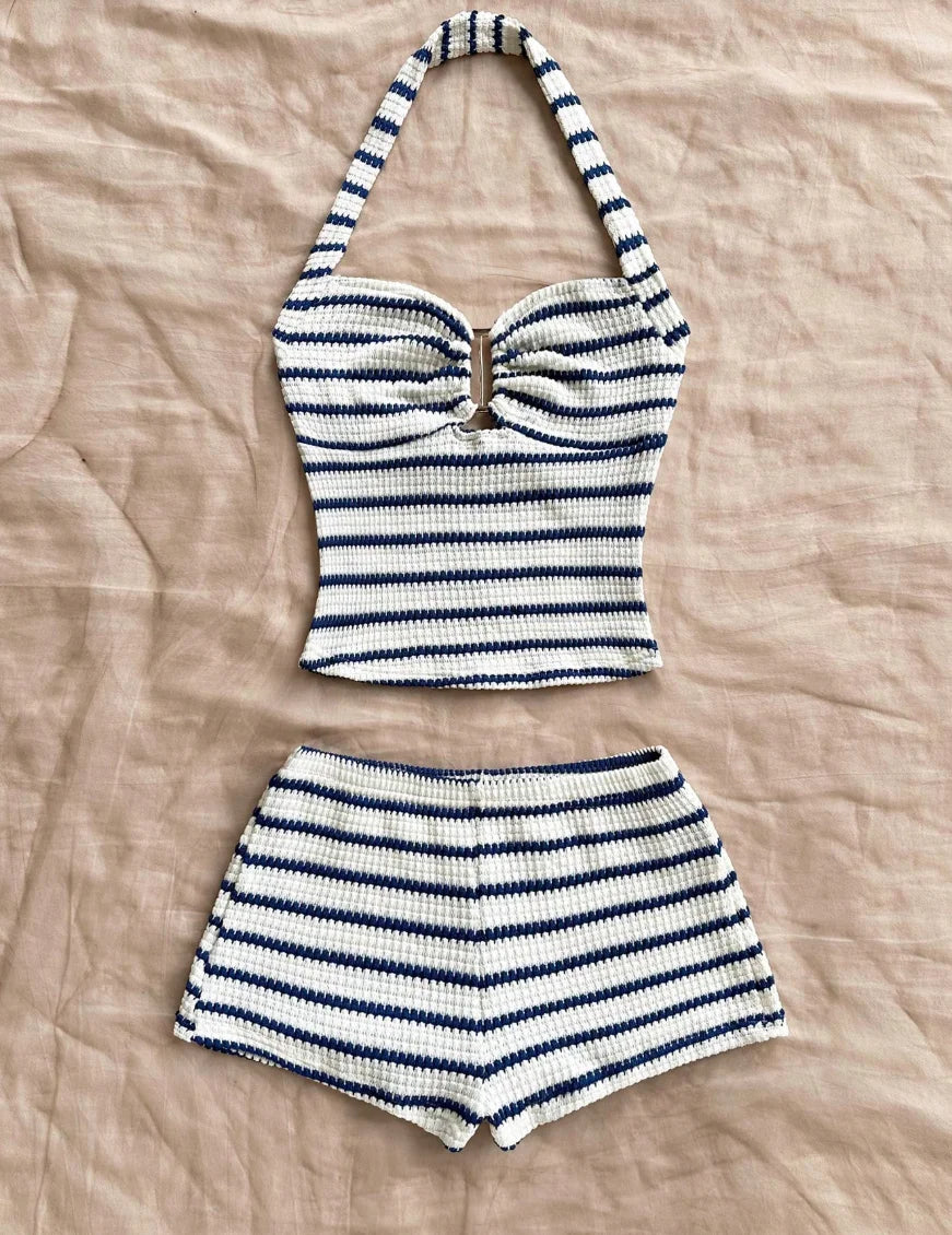 Conjunto top halter texturizado + shorts, listras náuticas