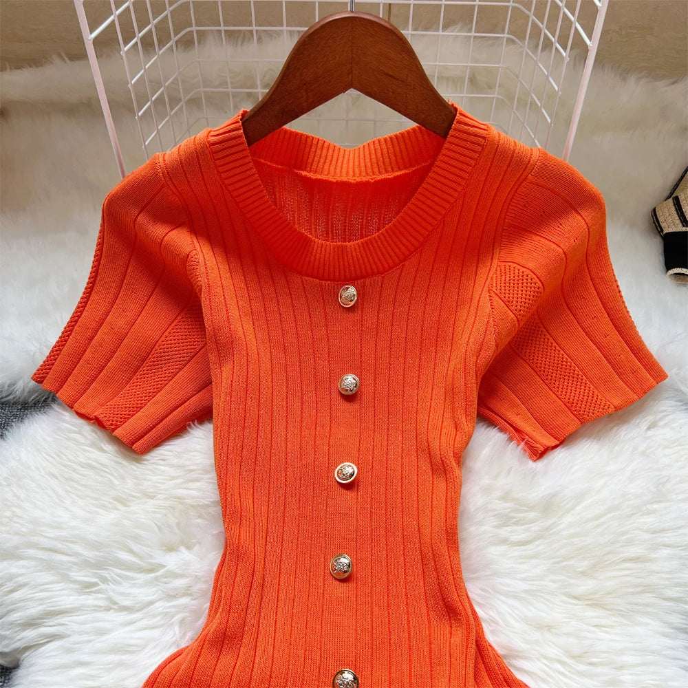 Vestido longo em tricô, gola O, botões, estilo suéter