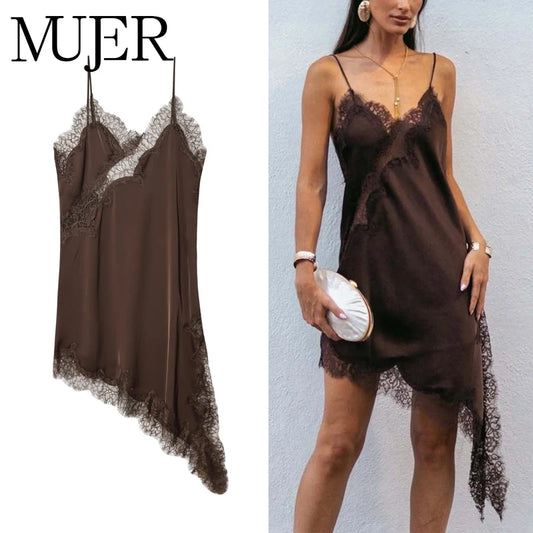 Vestido mini de renda, cetim, sem costas, assimétrico