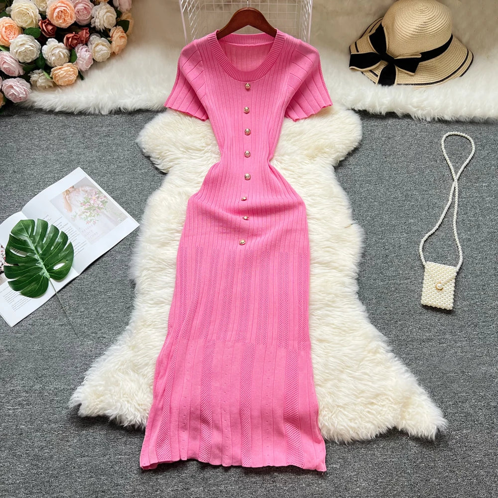 Vestido longo em tricô, gola O, botões, estilo suéter