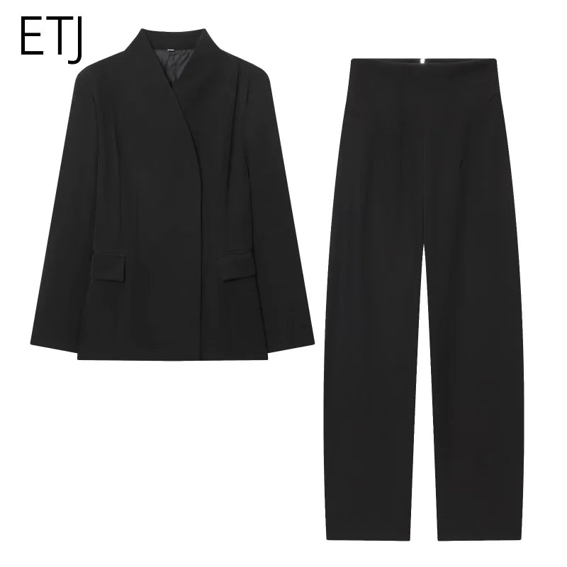 Conjunto terno jaqueta gola alta + calça, corte tridimensional